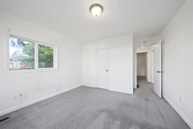 Foto del edificio - 11546 SE Washington St