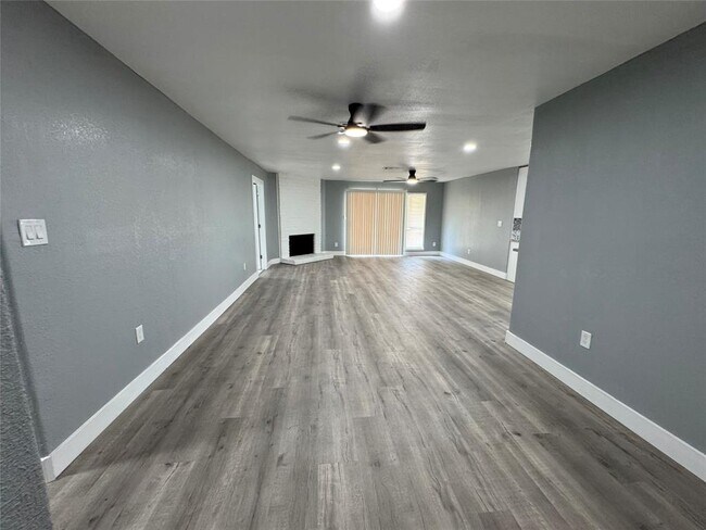 Building Photo - 4122 Dacca Dr
