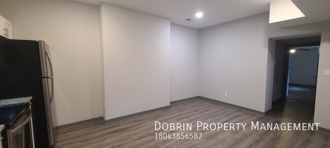 Foto del edificio - 106 E Clay St