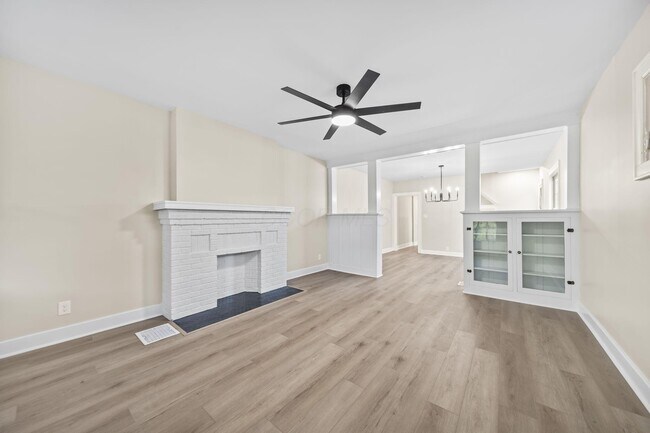 Building Photo - 263 Crestview Rd