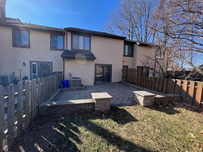 Building Photo - 363 Milford Ct