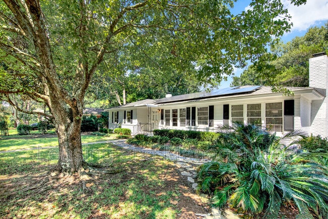 Building Photo - 1154 Winborn Dr