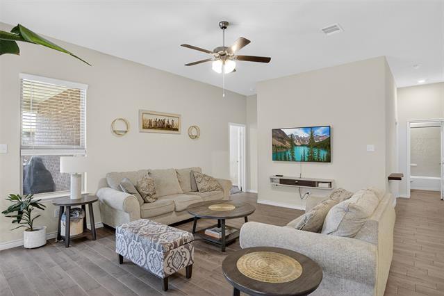 Foto del edificio - 3933 Sidney Ln
