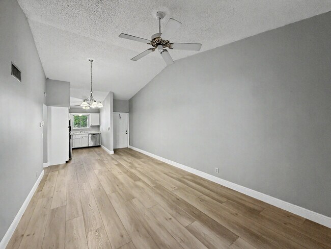 Foto del edificio - 330 Palmwood Pl