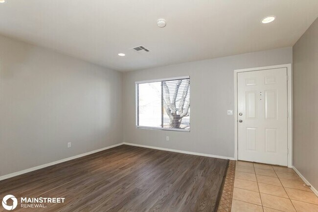 Building Photo - 16724 N 160th Ave, Surprise, AZ 85374