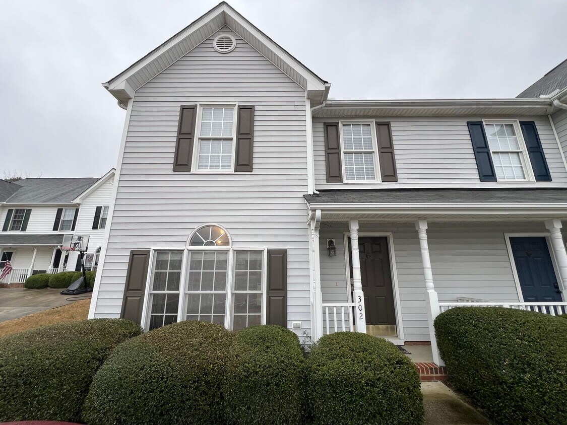 Primary Photo - Charming 3BD, 2.5BA Apex Townhome with a Fenced Yard and Within Walking Distance to Downtown Apex