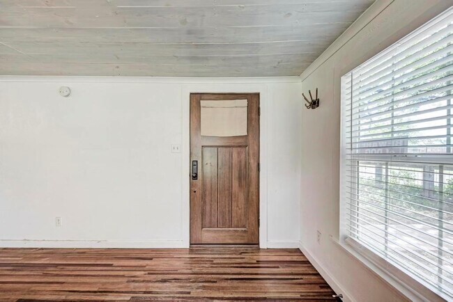 Building Photo - 1407 Leona St