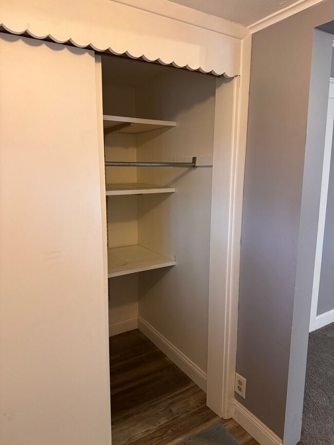 Foto del edificio - 402 Kenneth Ave