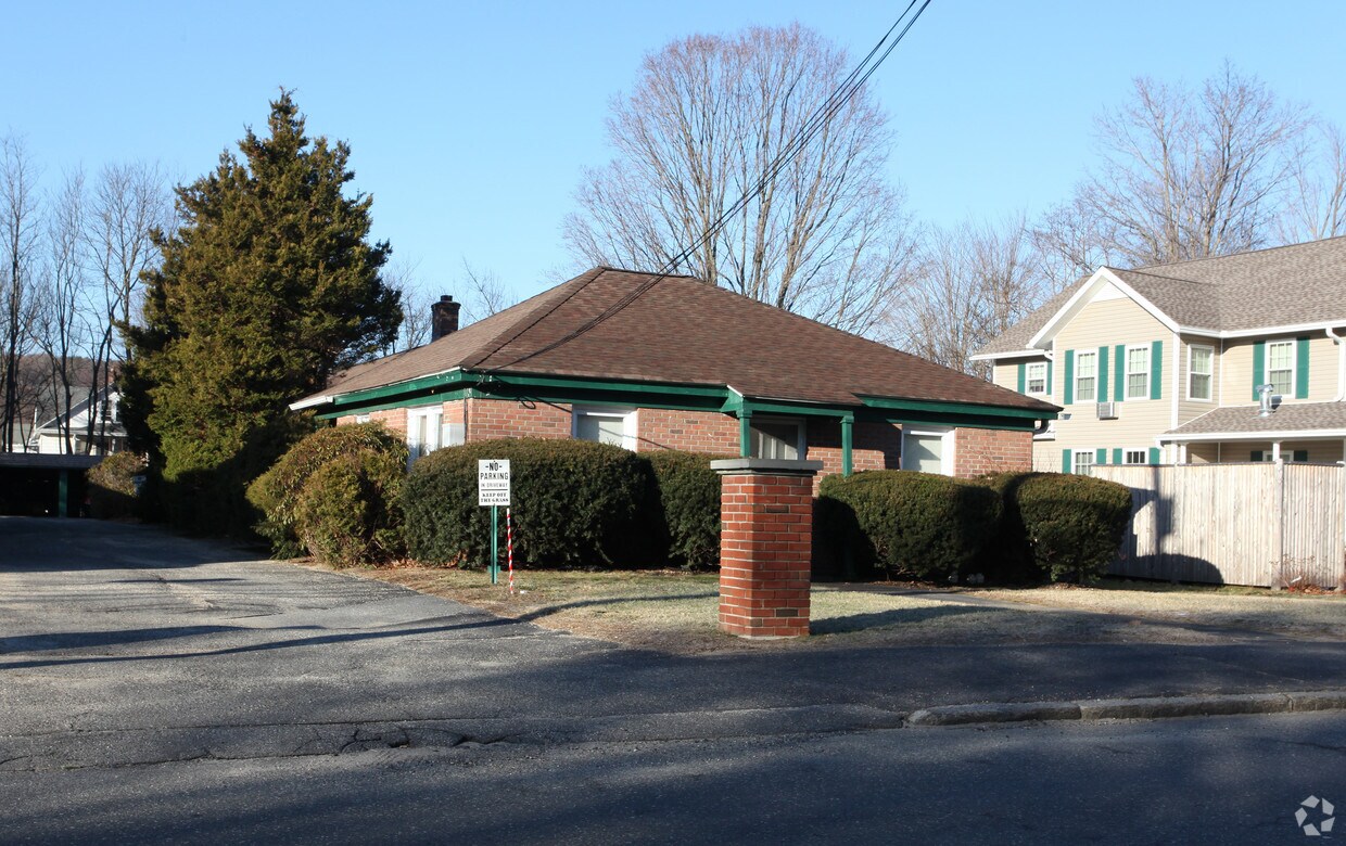 Building Photo - 203 Migeon Ave