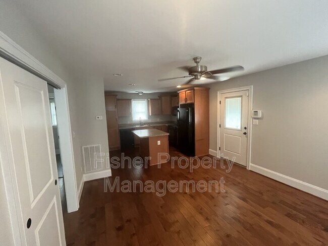 Foto del edificio - 211 W 11th St