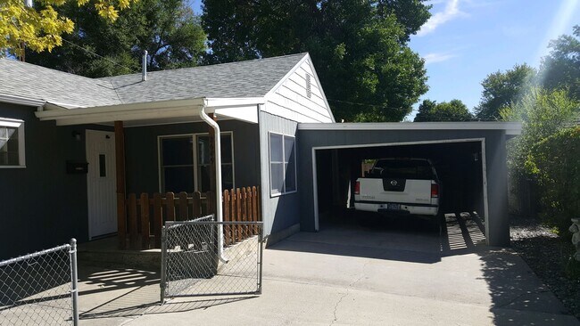 carport - 2609 13th St W