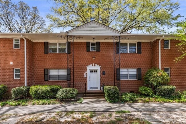Building Photo - 3660 Peachtree Rd