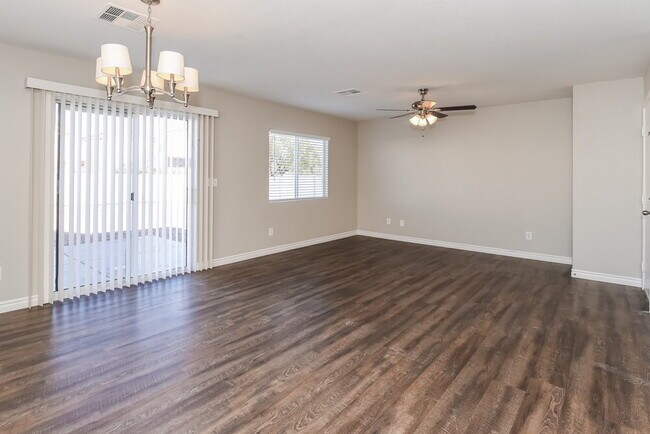 Building Photo - 1110 Cliffbrook Hedge Ave