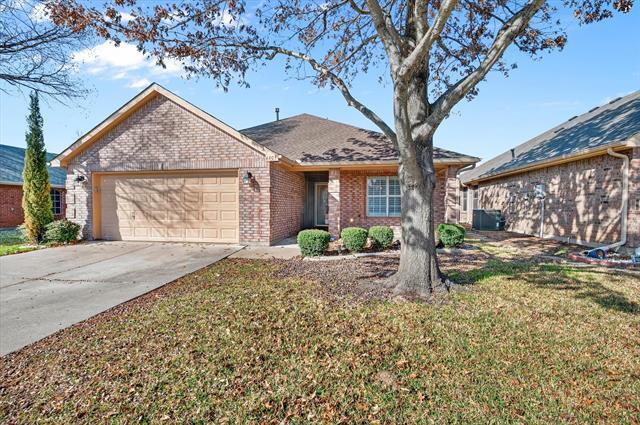 Foto del edificio - 4403 Shady Elm Dr