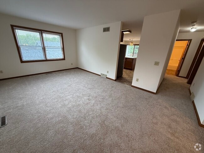 Building Photo - 1627 Rustic Dr