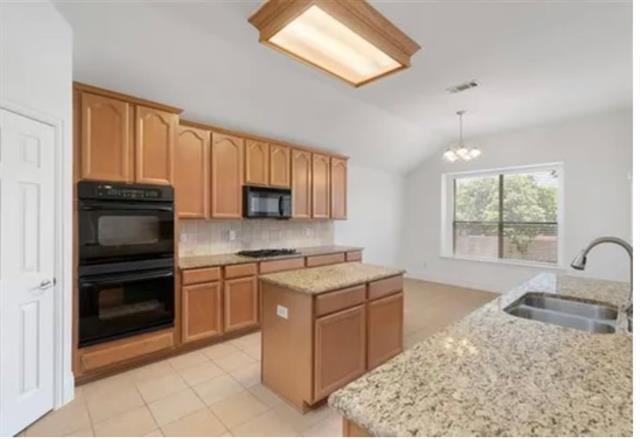 Foto del edificio - 3217 Hidden Springs Dr