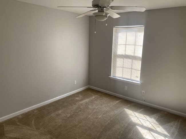 Foto del edificio - Beautiful 3 Bedroom 3 Bath