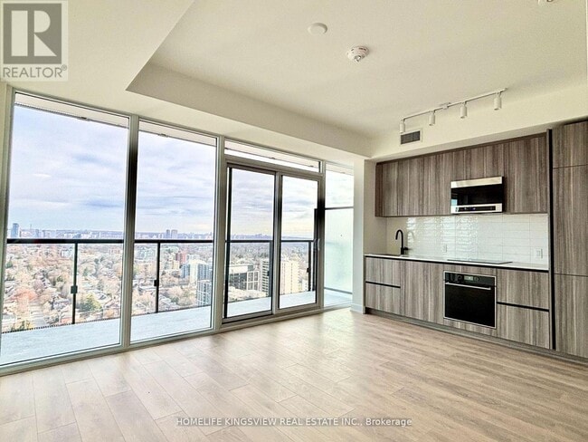 Photo du bâtiment - 127 Broadway Ave