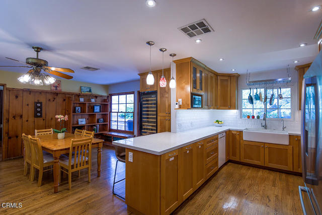 Foto del edificio - 459 Crestview Pl