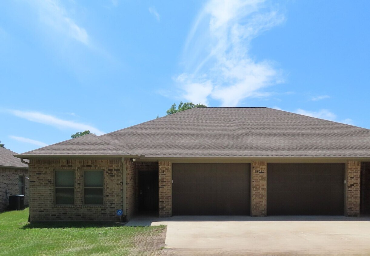 Foto principal - Bullard ISD! Gorgeous 2 Bedroom, 1 Bath Du...