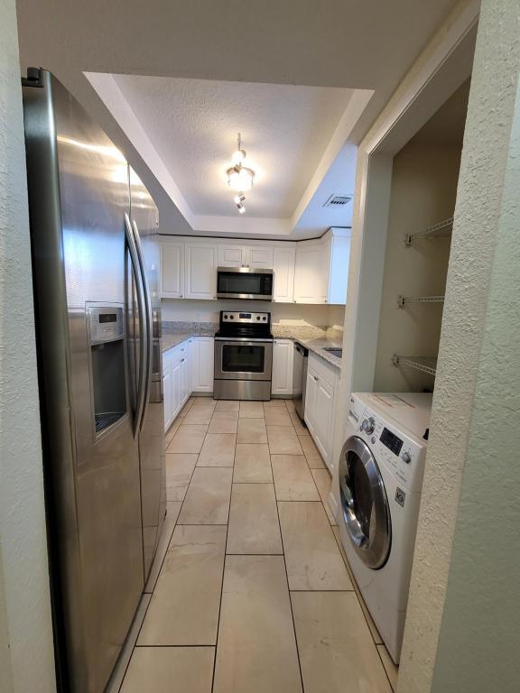 Building Photo - 7857 Pinehurst Dr