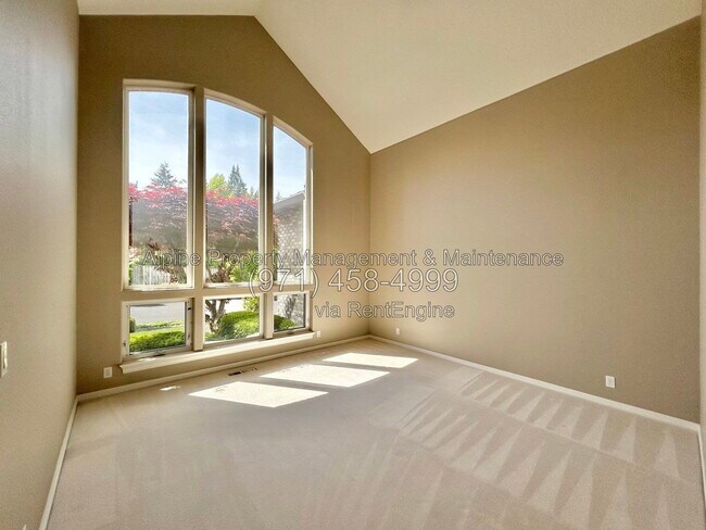 Foto del edificio - 820 NW Pebble Beach Way