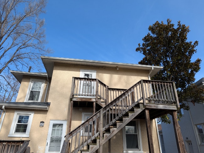 Building Photo - 2226 Windsor Ave SW