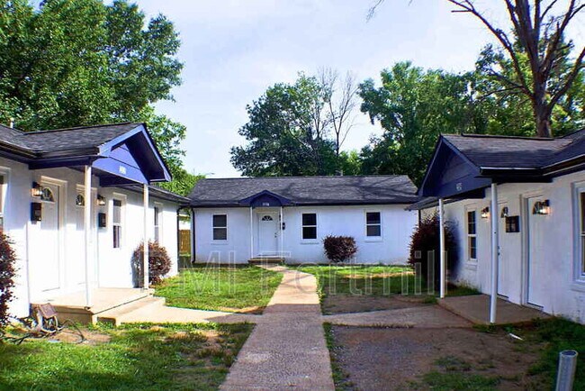 Building Photo - 205B Friedheim St