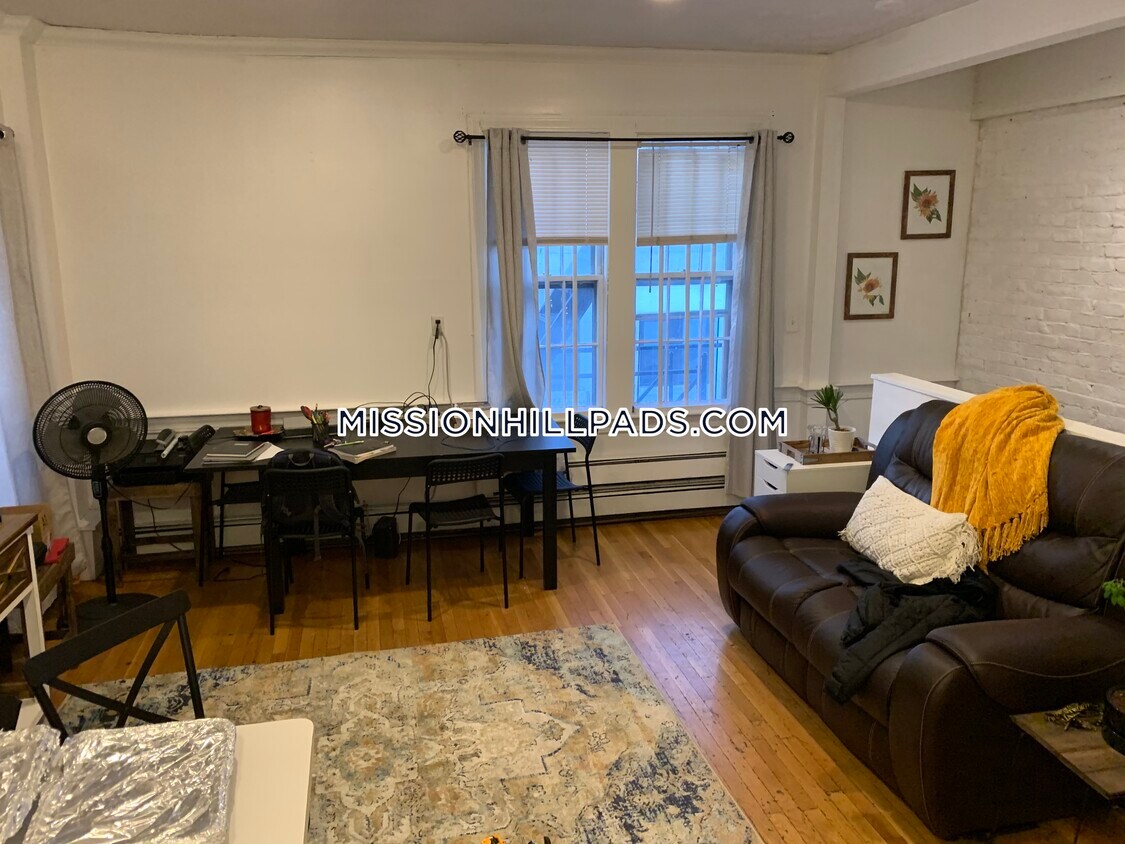 Foto principal - 61 S Huntington Ave