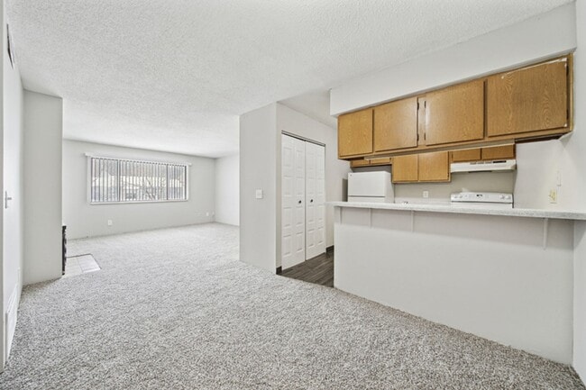 Building Photo - Fox Grove Apartments