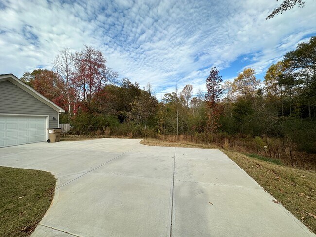 Building Photo - 4780 Cantrell Rd
