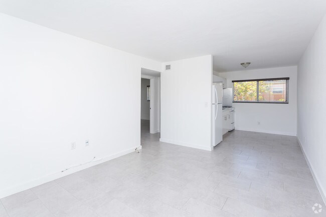 Interior Photo - Cachicamo Apartments - Coconut Grove