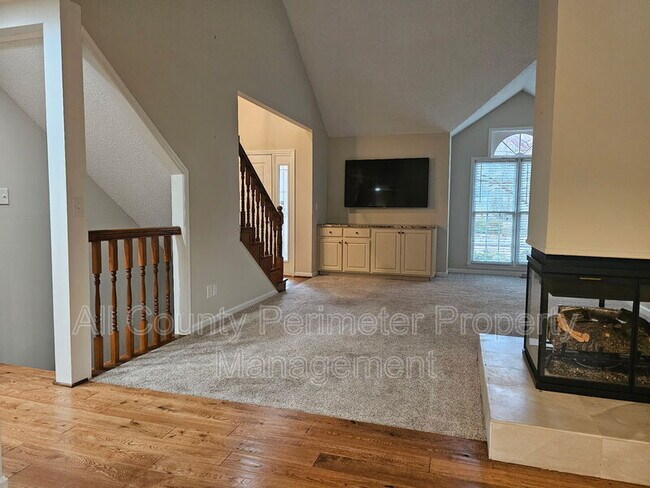 Foto del edificio - 978 W Mill Bend