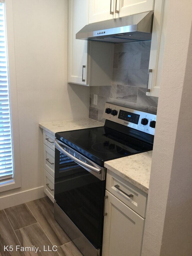 Building Photo - 2 br, 1.5 bath House - 1365 Tree Garden Place