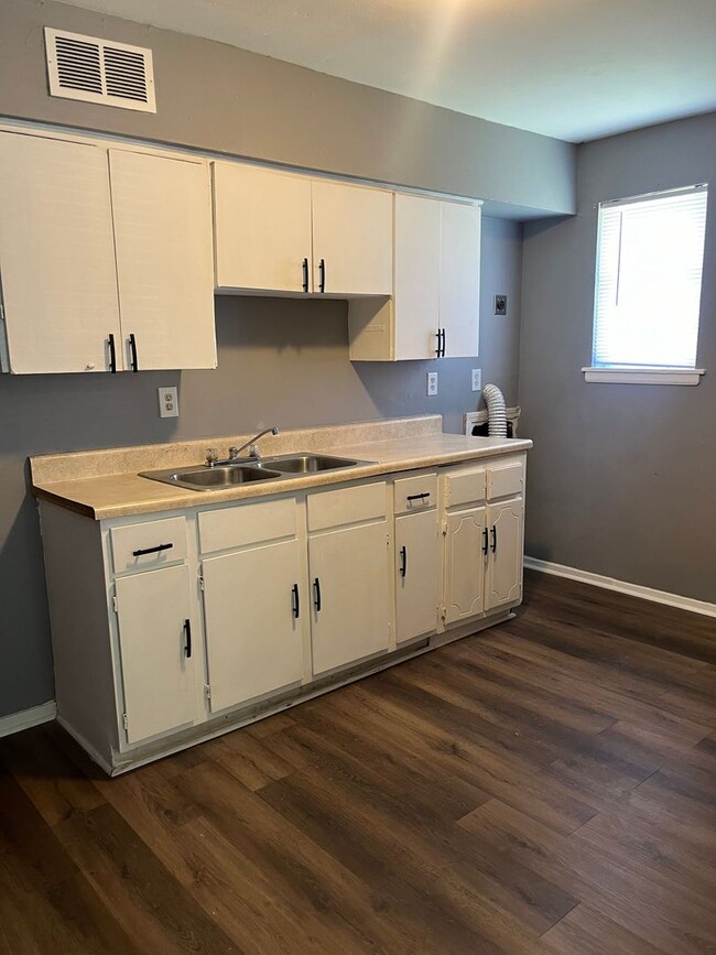 Foto del edificio - 3133-3135 Nathan Ave TP