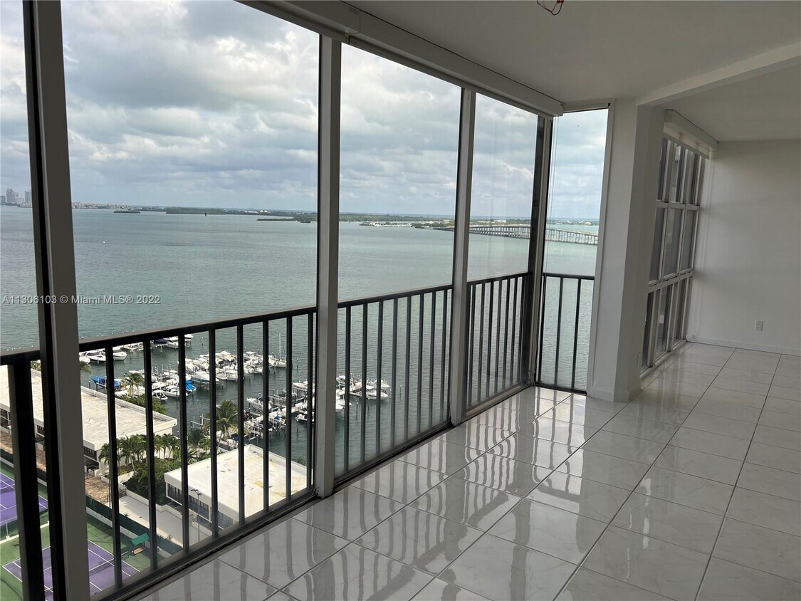 Primary Photo - 1925 Brickell Ave