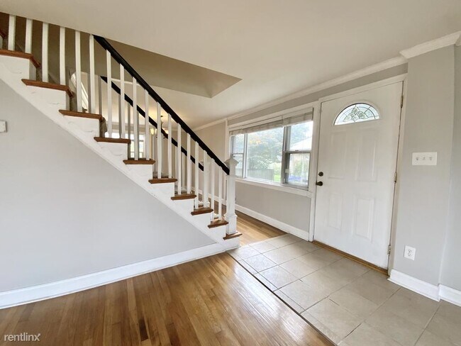 Foto del edificio - 3 br, 1.5 bath Townhome - 1773 Melbourne Rd
