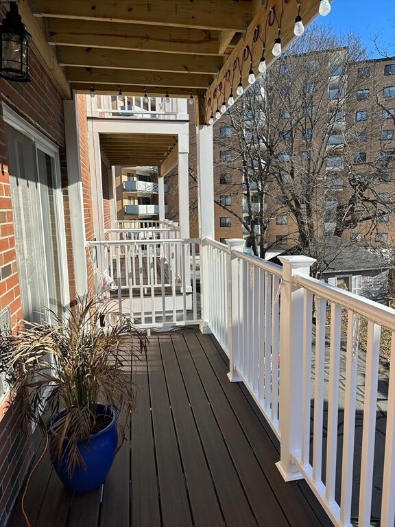 Foto del edificio - 114 Nahant St