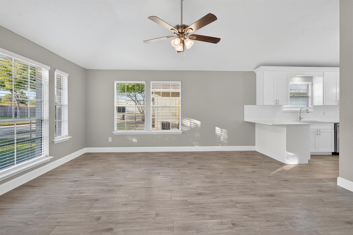 Foto principal - 11046 Rainbow Glen Dr