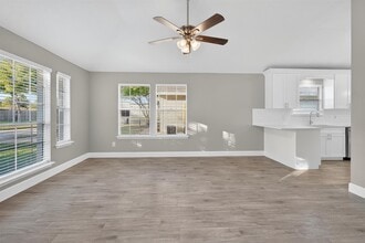 Building Photo - 11046 Rainbow Glen Dr