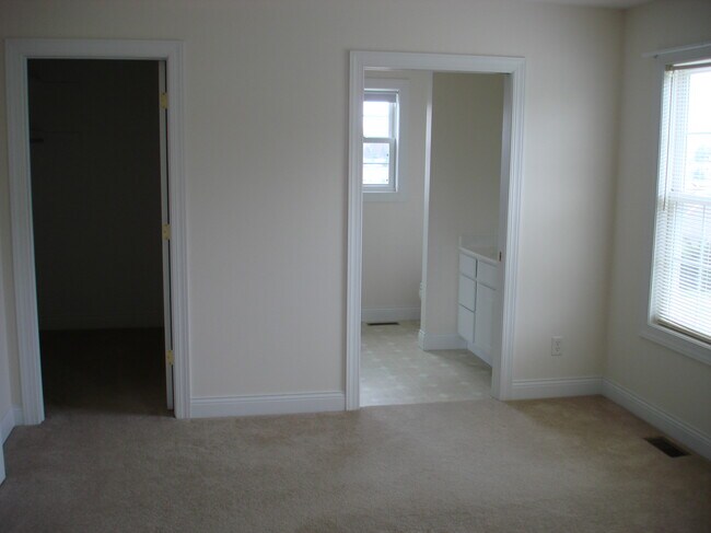 Foto del edificio - 1073 W Cook Rd