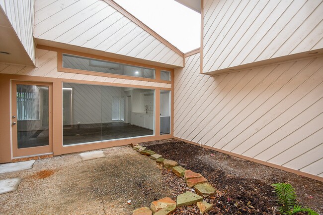 Foto del edificio - 7814 Candlegreen Ln