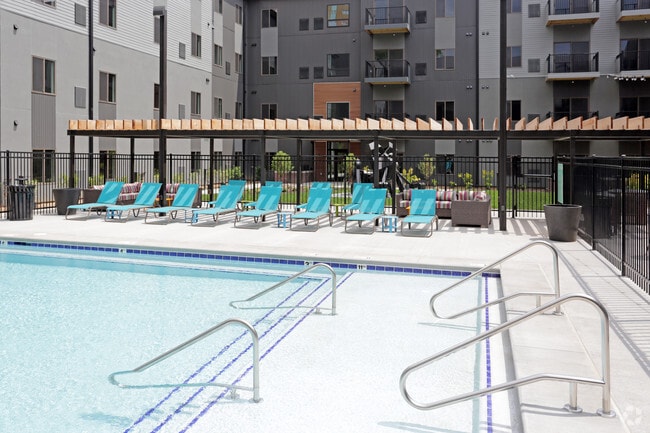 Pool - ZAG Apartments