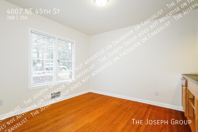 Foto del edificio - 4007 NE 45th St