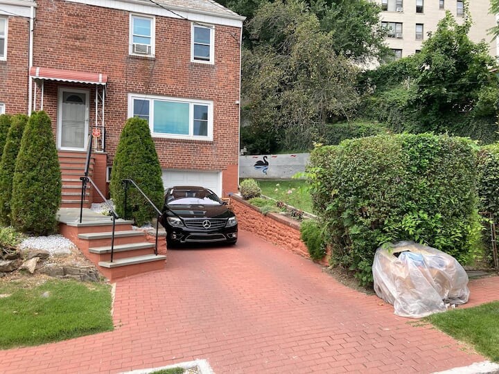 Primary Photo - 20 Audrey Ave