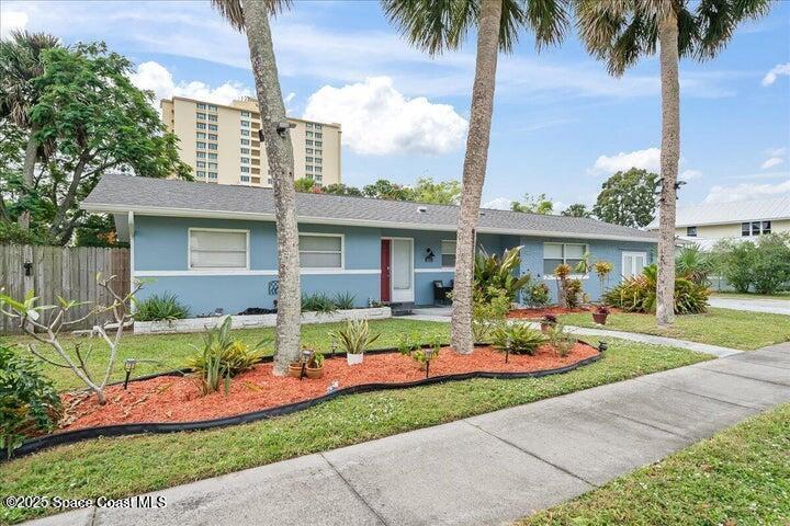 Foto principal - 637 E Lincoln Ave