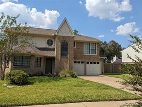 Building Photo - 4715 Sunshine Dr