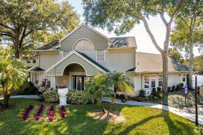 Building Photo - 6184 Westgate Dr