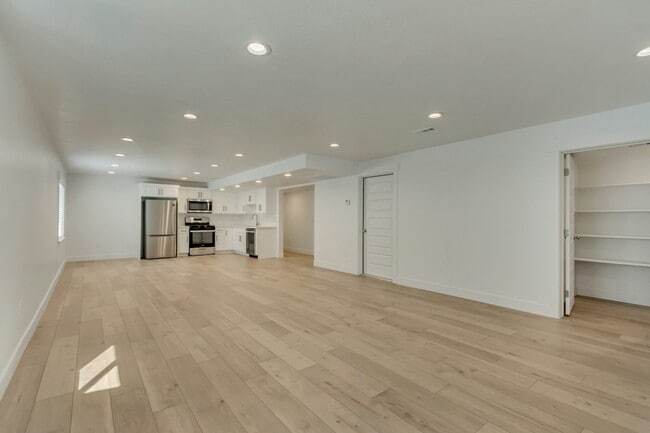 Building Photo - 1241 Boxelder Dr