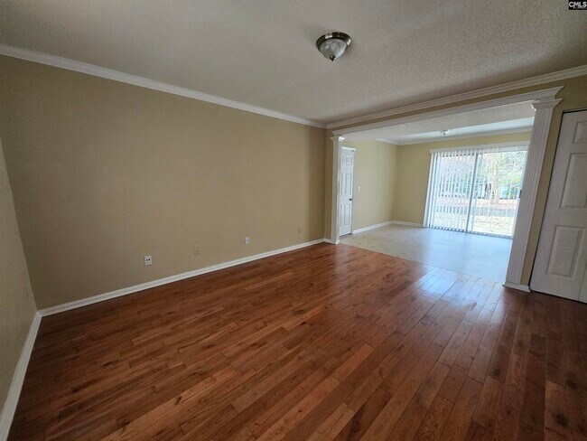 Building Photo - 208 Sagamare Rd